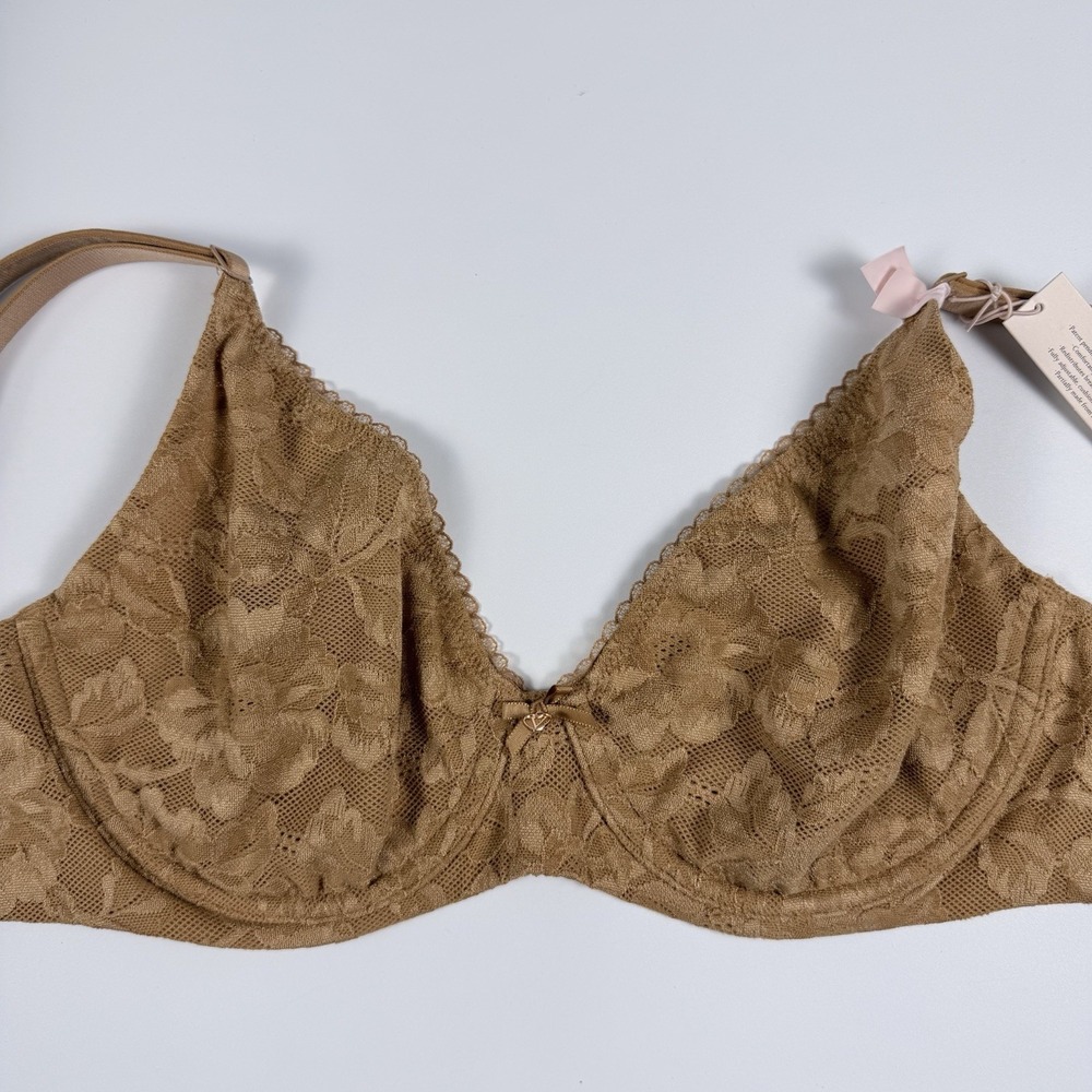 Victoria's Secret Body By Victoria Tan Floral Lace Demi Underwire Bra 32DD NWT - Picture 2 of 5